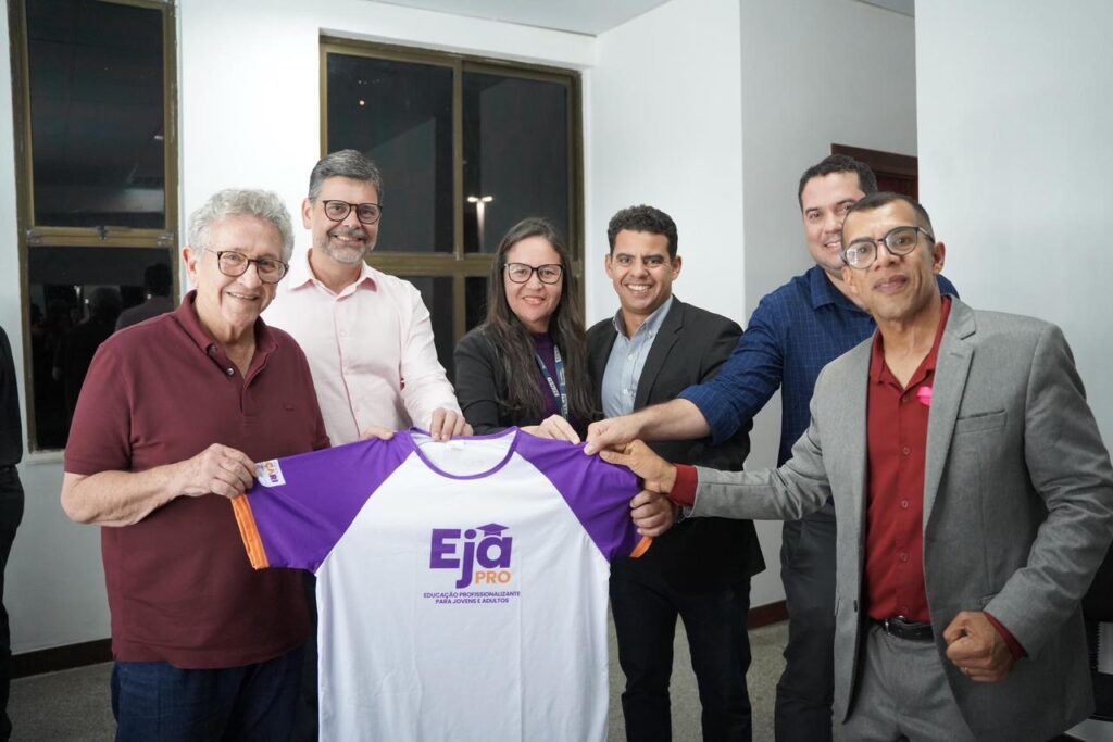 Camaçari inicia formação profissionalizante para alunos da EJA